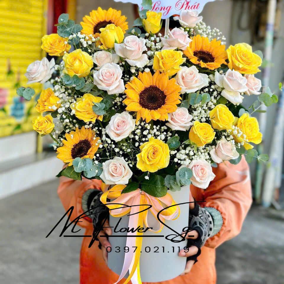 Giỏ Hoa Tươi Huiwng Dương Mix  GH28